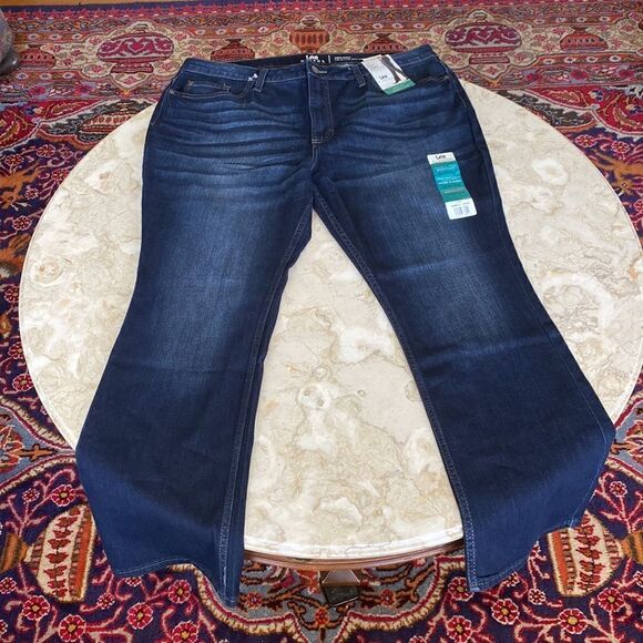 NWT Lee Riders Mid Rise Bootcut Jeans - Picture 2 of 14